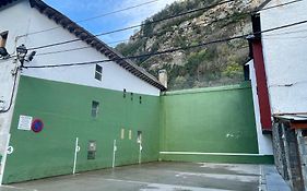CALMFRANC ático abuhardillado con vistas al río y la montaña Avistamiento de ciervos en Canfranc Pueblo